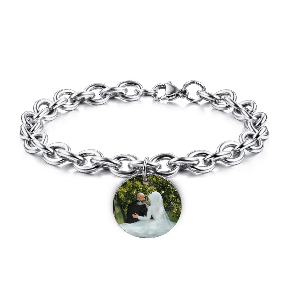 A1: Silver Round Charm (Color Photo)